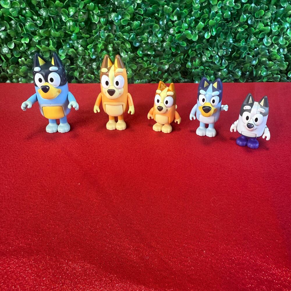 Bluey Heeler Family Cousins Figure Lot  Bandit Chilli Bingo Muffin Action Figure